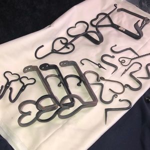 Hearts Forged Iron Metal Hooks Hangers 19pc black